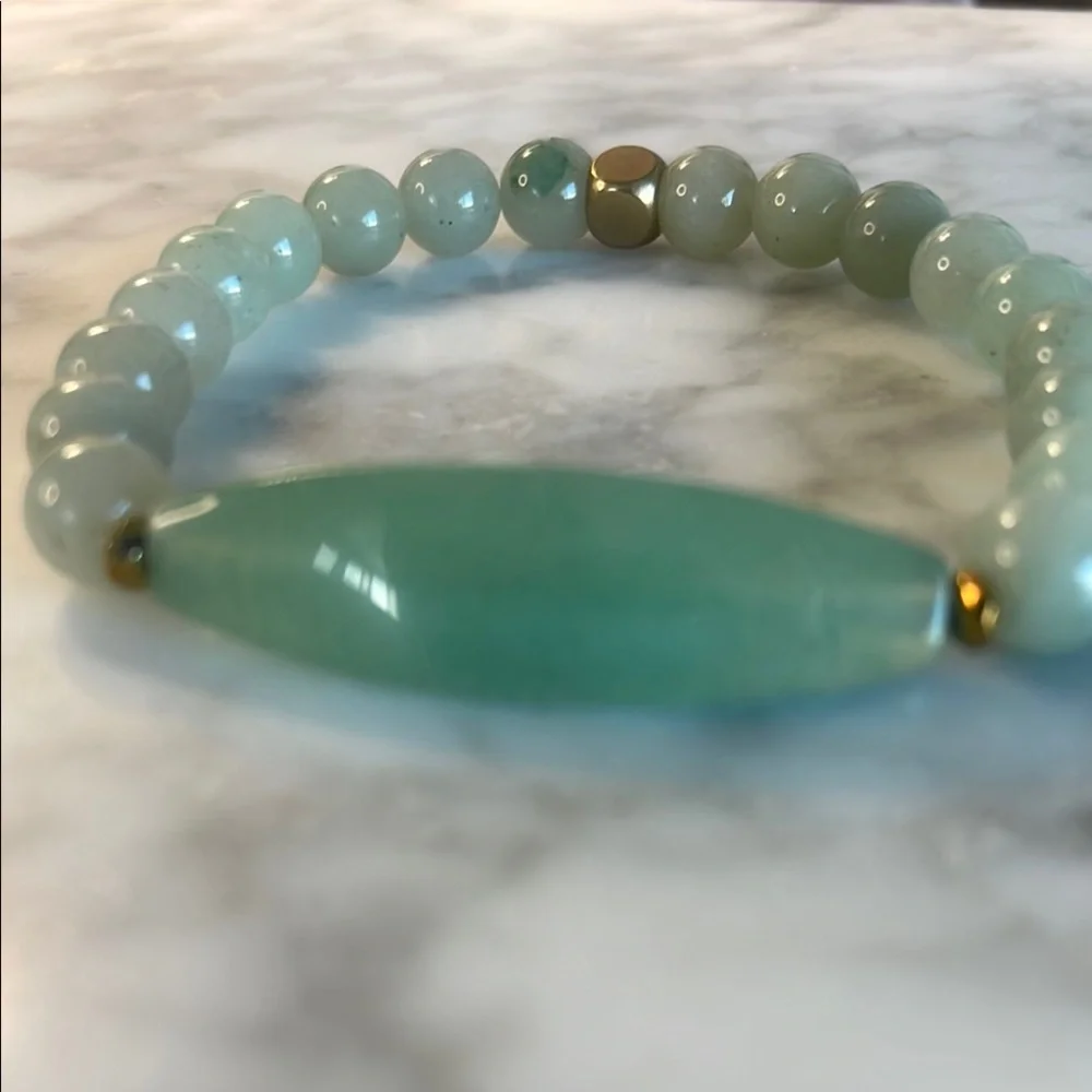 Aventurine Green Gemstone Bracelet with Polished large Centerpiece